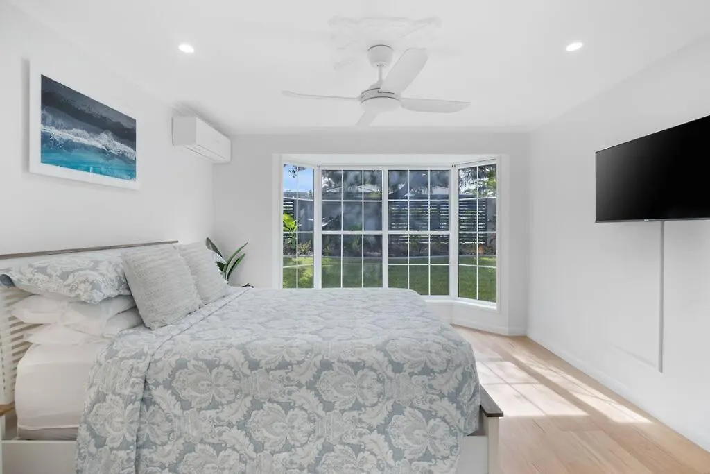 Beach House With Pool, Pets Welcome! Coolum Beach Holiday home